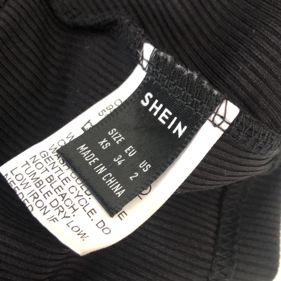 🖤 🍄 Mushroom Crop Top - Picture 5 of 5